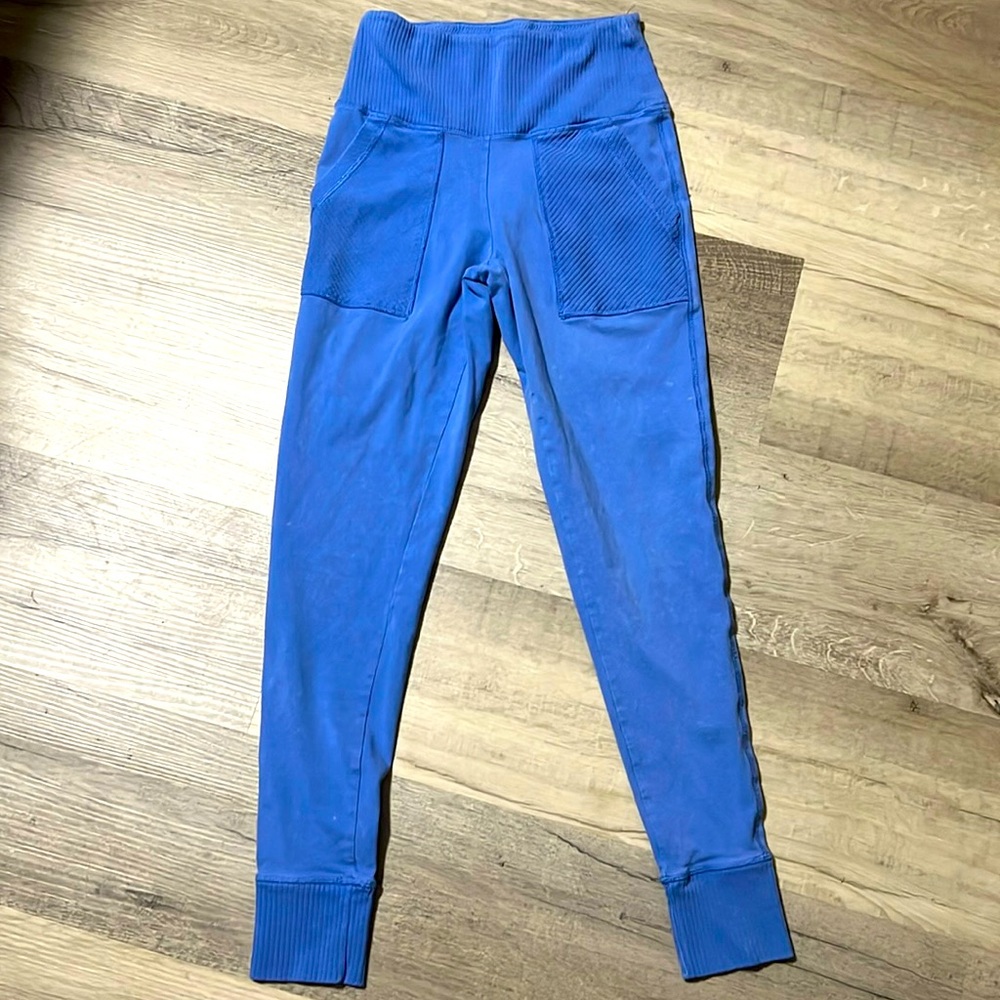Aerie by American Eagle Bright Blue Ribbed Waist Leggings.